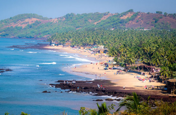 Feel the vibe of Anjuna Beach! Rent a self-drive car in Goa and enjoy a perfect beachside getaway.