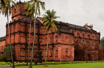  Explore the historic Basilica Church in Goa with ease! Rent a self-drive car in Goa and start your journey today.